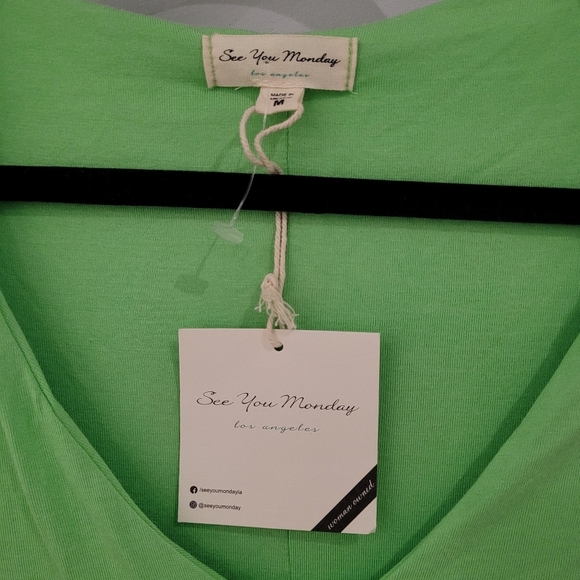 NWT-Green Bodycon dress- Medium - Picture 2 of 3